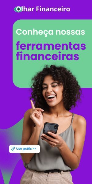 Ferramentas-Finaceiras-2 Mulher sorrindo enquanto faz simulação em uma ferramenta financeira fornecida gratuitamente no site Olhar Financeiro.
